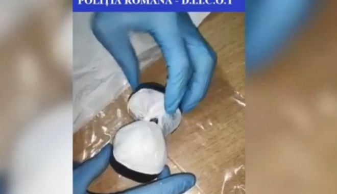 Jandarm, prins  în flagrant cu droguri. Bărbatul a fost arestat - cocaina-1545231605.jpg