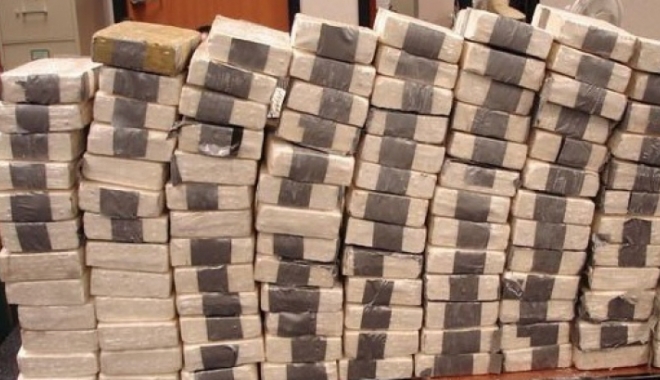 Peste o tonă de droguri, distruse prin ardere - cocainapachetedroguripoza3366630-1513514459.jpg
