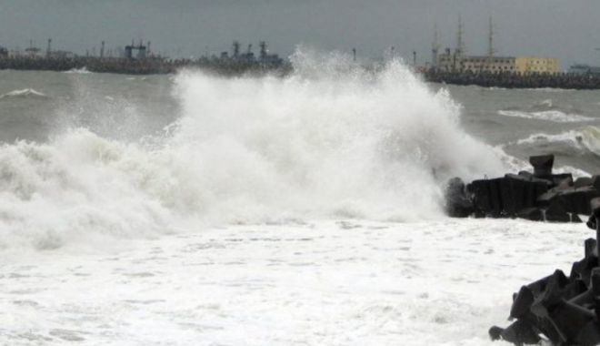 Cod galben de vânt pe litoral. Se aşteaptă rafale de 70 km/h. Porturile au fost închise - cod-1669044190.jpg