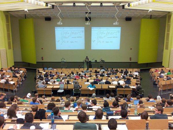 Codul-cadru de etică şi deontologie universitară, adoptat. Vor fi înfiinţate comisii de etică universitară, cu un mandat de 4 ani