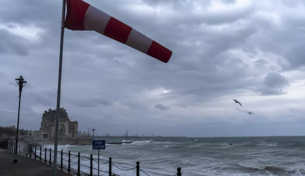 Vreme instabilă în Dobrogea. Meteorologii anunță rafale puternice de vânt în județul Constanța