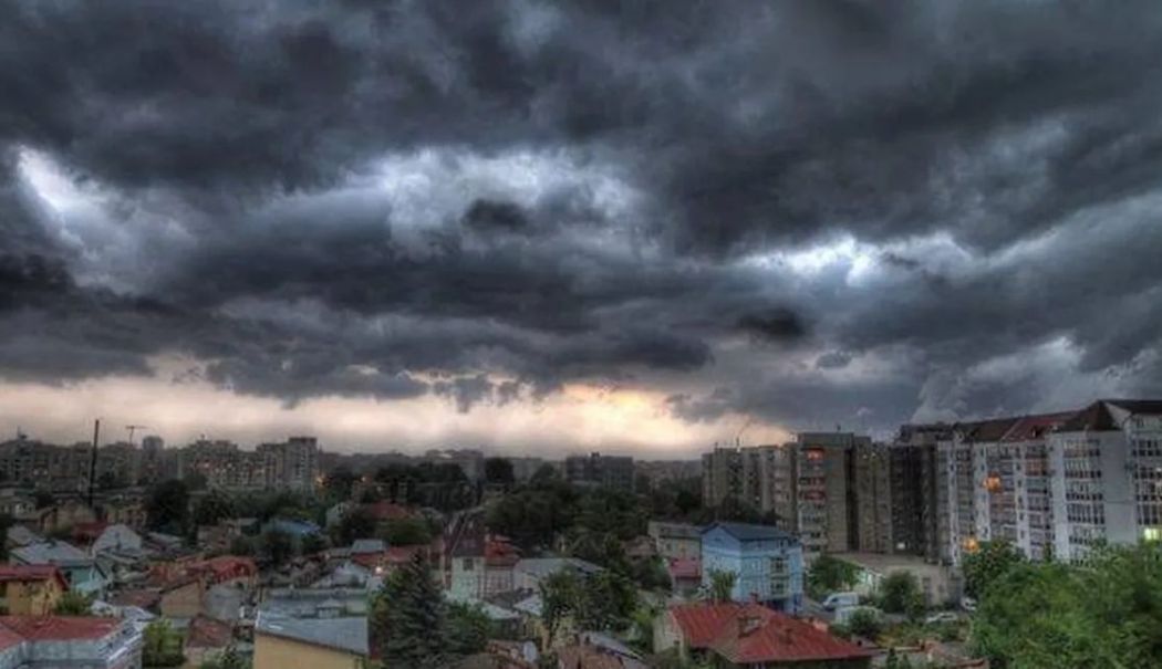 Cod roșu de ploi abundente. Unde va lovi 