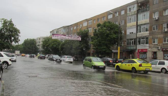CONSTANȚA INTRĂ SUB COD GALBEN! NE AȘTEAPTĂ ORE BUNE DE PLOI ȘI VIJELII - codcuget1407242342-1440062215.jpg
