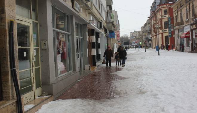CONSTANȚA, SUB AVERTIZARE METEO DE PLOI TORENȚIALE - codgalben-1452081827.jpg