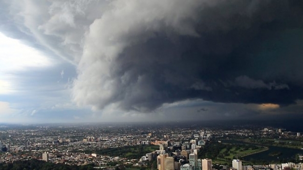 AVERTIZARE METEO DE VREME REA! ROMÂNIA, PARALIZATĂ DE FURTUNI! - codgalbenfurtuni66054300-1497722180.jpg