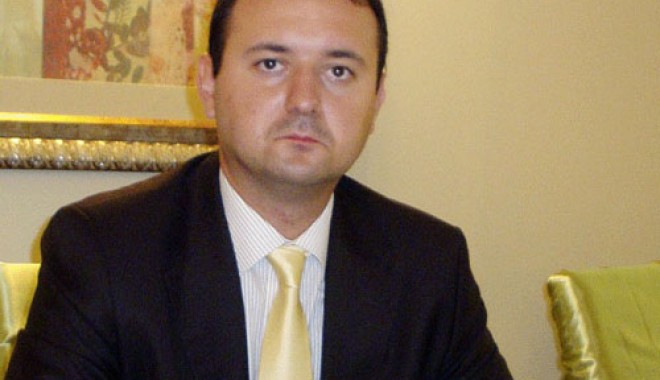 Ministerul Muncii pregătește o strategie pentru combaterea sărăciei - codrinscutarufotoverticalonliner-1376034588.jpg