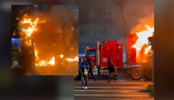Un camion Coca-Cola al lui Moș Crăciun a luat foc - cola-1669824531.jpeg