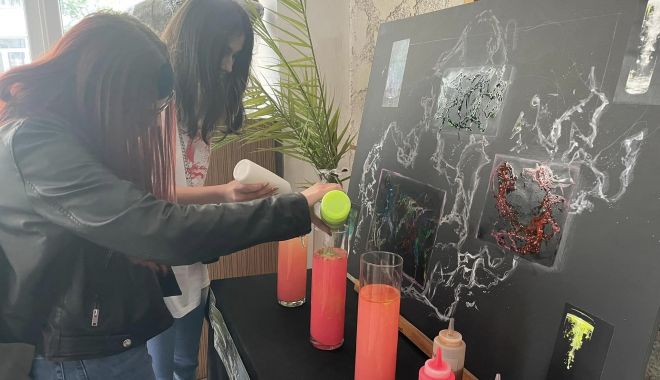Inedită expoziție interactivă pe tema apei, realizată de elevii artiști constănțeni - colegiul-de-arta-1685288528.jpg