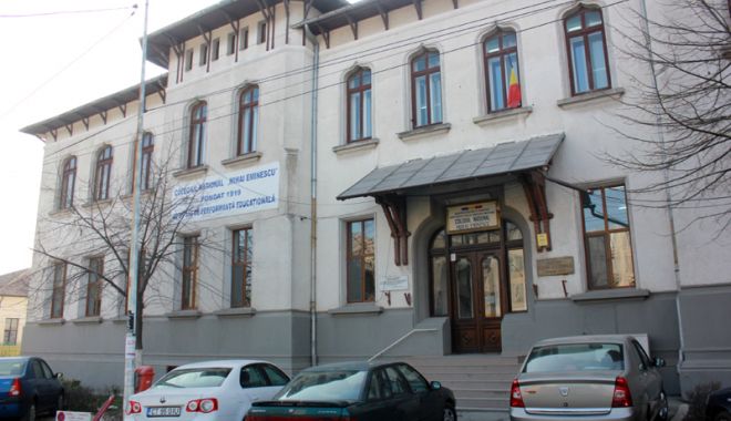 Reacția conducerii Colegiului "Mihai Eminescu" din Constanța, după ce o prof. de Limba Română a venit beată la școală