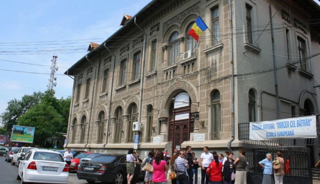 Școală de Vară susținută de SUA la Constanța - colegiulmircea-1342969835.jpg