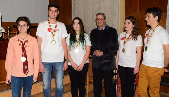 15000 EURO OLIMPICII, 10 000 EURO cei de 10! PNL Constanța solicită majorarea consistentă a recompenselor pentru elevi - colegiulmircea71511883256-1541065984.jpg
