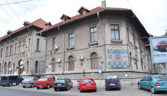 Consfătuirea anuală a inspectorilor de limbi moderne - colegiulmirceacelbatran6-1346742694.jpg