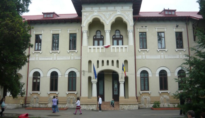 Cum s-au îmbolnăvit de TBC elevii constănțeni - colegiulpedagogic-1352746752.jpg
