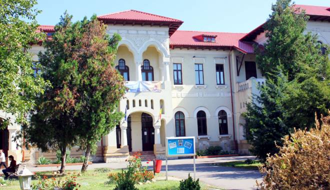 Colegiul Pedagogic, gazda  unei noi ediții a Colocviilor Haiku - colegiulpedagogic1-1442762903.jpg