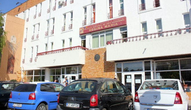 Ce surprize a pregătit Colegiul de Arte la propria aniversare - colegiulreginamaria-1385575507.jpg