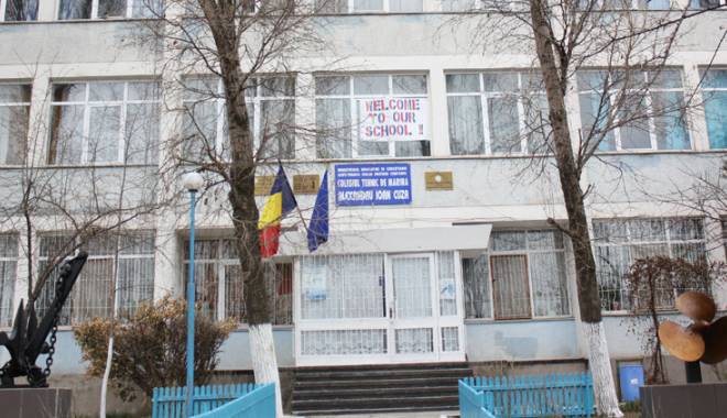 Elevii de la Colegiul de Marină, față-n față cu medicul - colegiultehnicdemarina3-1427137114.jpg