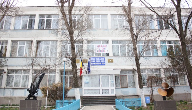 Colegiul de Marină serbează aproape patru decenii de existență - colegiultehnicdemarina54-1413907002.jpg