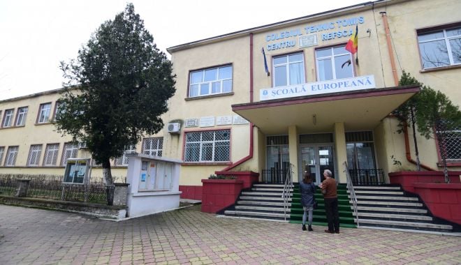 Incident grav la Colegiul “Tomis”. Elevă pipăită de trei colegi, pe holul şcolii - colegiultehnictomis20-1634724707.jpg