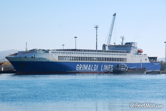 Coliziune între două nave, la Livorno - coliziunelalivorno-1454398371.jpg