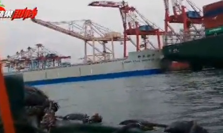 Coliziune între un mineralier gigant și un portcontainer - coliziuneunmineraliergigant2006-1529493934.jpg