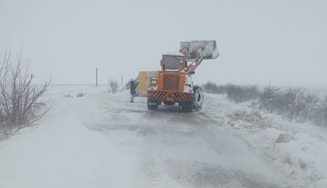 COD PORTOCALIU. Zeci de maşini blocate pe şosele, în judeţul Constanţa - comandamentzeci-1611753621.jpg