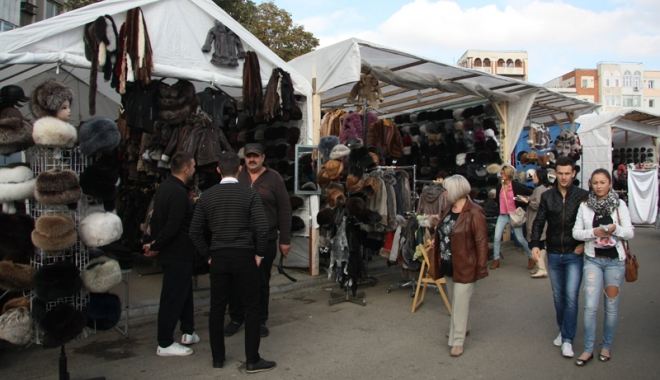 Comercianții ambulanți, luați pe sus de jandarmi - comerciantii-1489425669.jpg