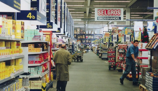 Comerțul a făcut pasul înapoi în 2013 - comert-1389202810.jpg