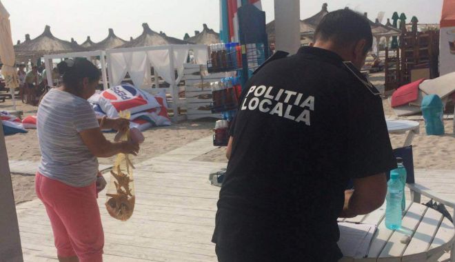 Comercianții ambulanți din Mamaia, amendați. Polițiștii au confiscat un ponei - comert2-1564560915.jpg