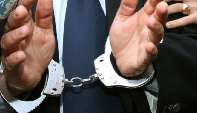 Rețea de TRAFICANȚI DE SCLAVI, anihilată de polițiști. Printre victime erau și constănțeni! - comisari-1398700408.jpg