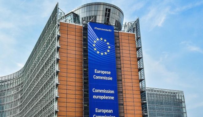 Comisia Europeană propune interzicerea deplasărilor neesențiale către UE până la 15 mai - comisia-1586543341.jpg