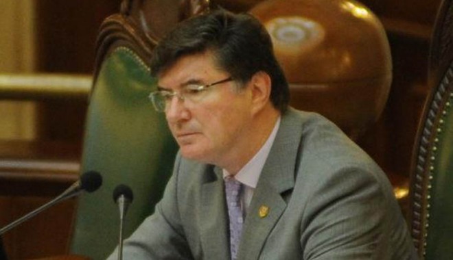 Comisia de revizuire a Constituției își reia activitatea miercurea viitoare - comisiaderevizuireconstitutieche-1396461636.jpg
