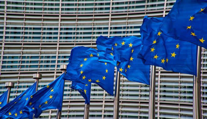 Comisia Europeană a atras 17 miliarde de euro  pentru protejarea locurilor de muncă - comisiaeuropeanaaatras17miliarde-1603374211.jpg