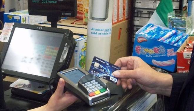 Comisioanele la plata cu cardul vor fi limitate - comisioanelelaplata-1425663599.jpg