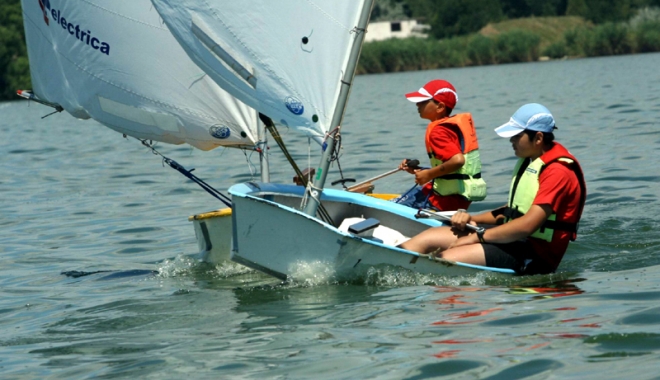 Regată de yachting, în week-end, la Constanța - competitie-1462295522.jpg