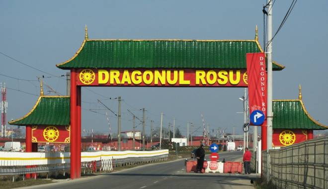 ANAF în acțiune, încă de dimineață. Zeci de inspectori au luat la verificat un celebru complex comercial - complexdragonulrosu-1445846235.jpg