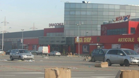 Razie în complexul comercial Europa din Capitală - complexuleuropaa277860d1b7984320-1310021777.jpg