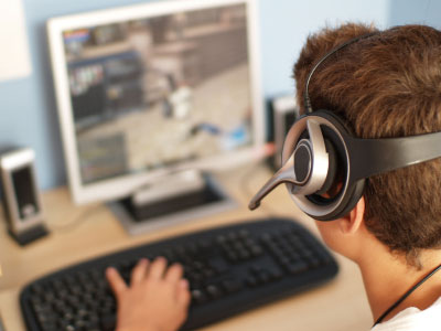 Jocurile online gratuite contribuie la majorarea veniturilor industriei de profil - computergamer-1313952801.jpg