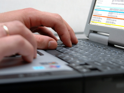 ANCOM a finalizat proiectul pentru aplicația online de comparare a ofertelor de comunicații - computershutterstock-1360067668.jpg