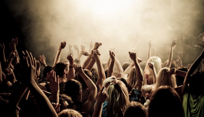 Peste 100.000 de spectatori, la concertele din sudul litoralului - concert-1373913642.jpg