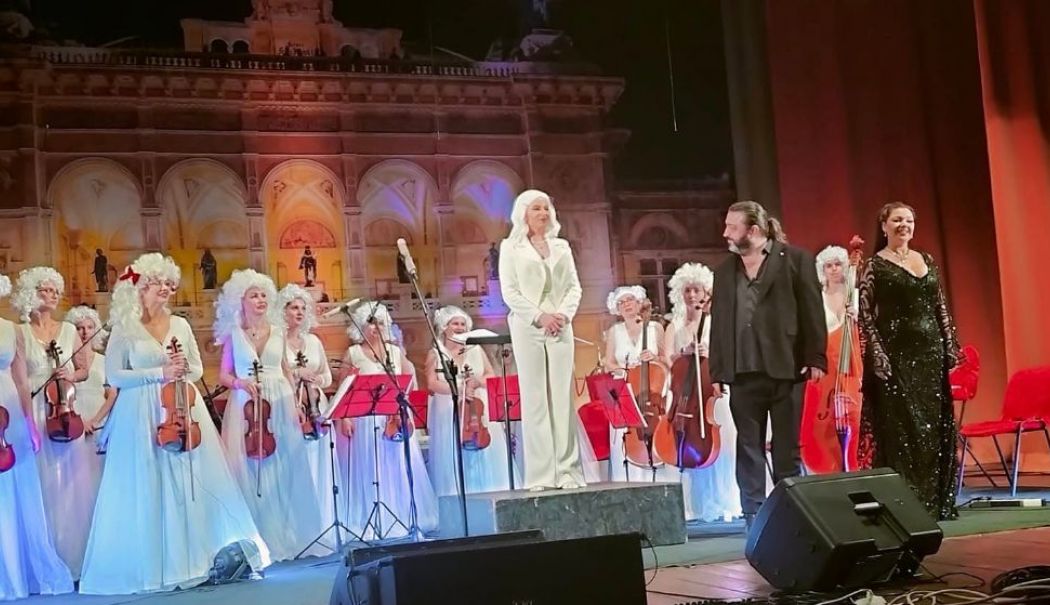 Turneul național ”Crăciun Vienez - Aniversar 20 de ani”, ajunge la Casa de Cultură din Constanța - concert-1734519695.jpg