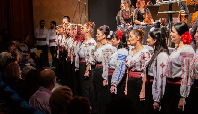 Concert de Crăciun pe scena Teatrului „Oleg Danovski” - concertcraciun5-1639384993.jpg