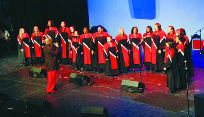 Concert gospel,  pe scena  Casei de Cultură - concertgospel-1414768237.jpg