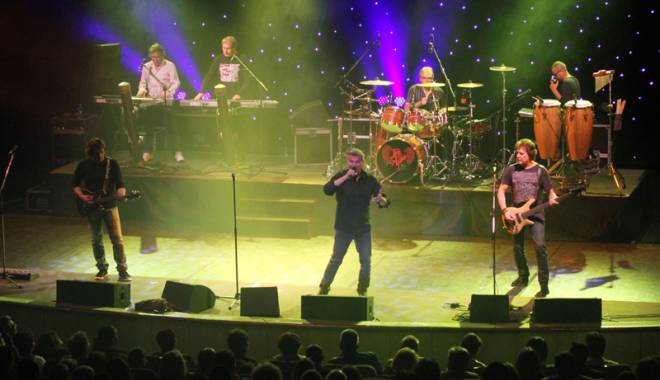 Holograf  lansează un nou album  pe scena  Casei de Cultură - concertholograf4-1434029203.jpg