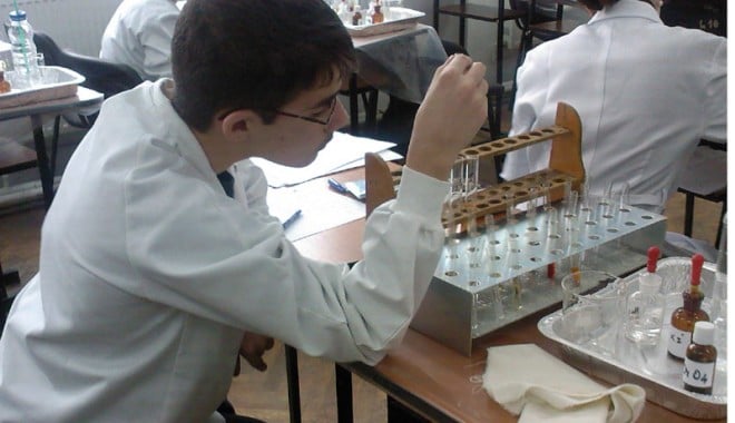 Iată în ce școli constănțene va fi Concursul de Chimie 