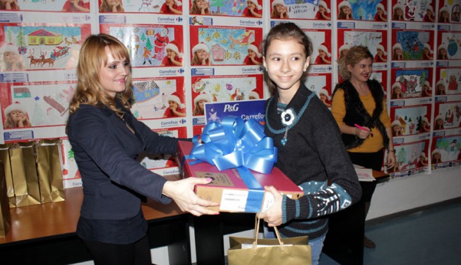 Moș Crăciun a venit la Carrefour, pentru copiii talentați la desen - concursdesenecarrefour27-1355410733.jpg