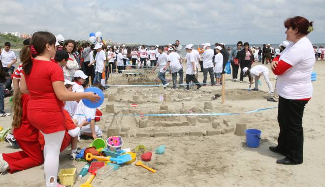Concurs pe plajă, pentru micii ecologiști - concursplajacopii-1432912588.jpg