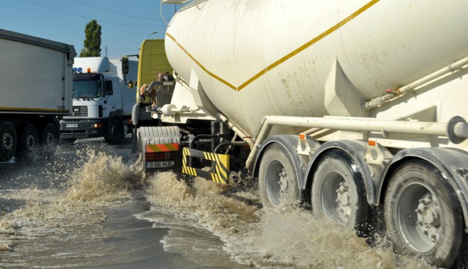 Dorel de la autostradă a lăsat mii de case fără apă - conductaapaspartalaovidiu27-1317148513.jpg