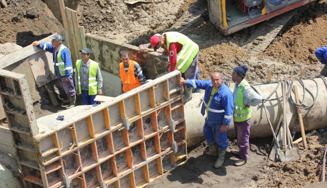 Un cartier din Năvodari a rămas fără apă din cauza unei conducte furate - conductaspartaovidiu-1337775618.jpg