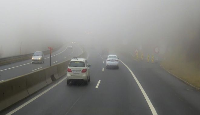 Cod galben de ceață în mai multe zone din țară - conduscuceatapedrum-1641196163.jpg