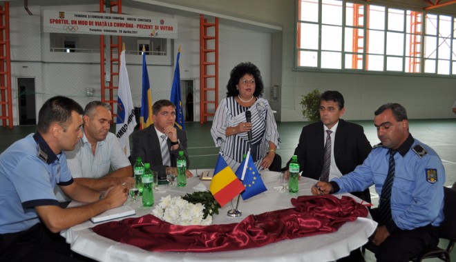 Cum ajung polițiștii constănțeni la țară - conferintacumpana1-1315590277.jpg